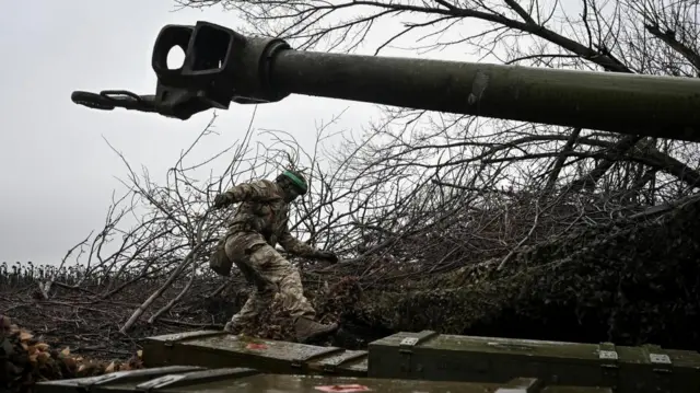 Ukrainians are seen on the front line