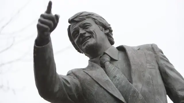 Sir Bobby Robson statue