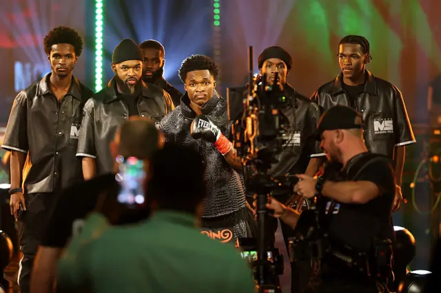 Abdullah Mason walks to the ring