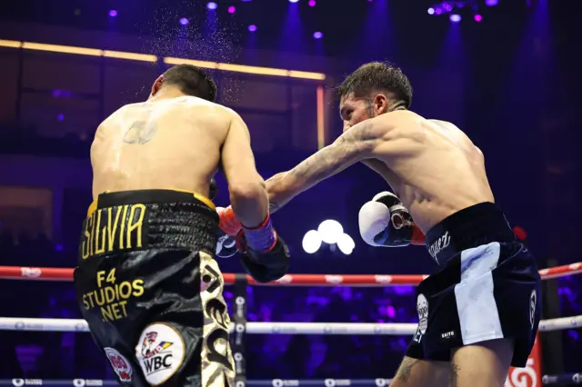 Jesse Rodriguez punches Fernando Martinez