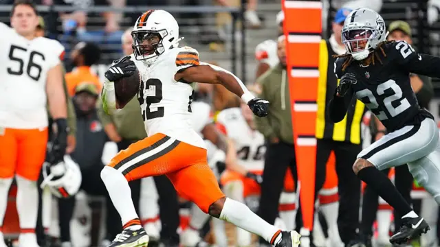Dylan Sampson of the Browns in the NFL