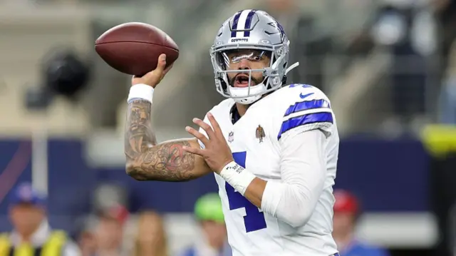Dak Prescott in action for the Cowboys against the Eagles