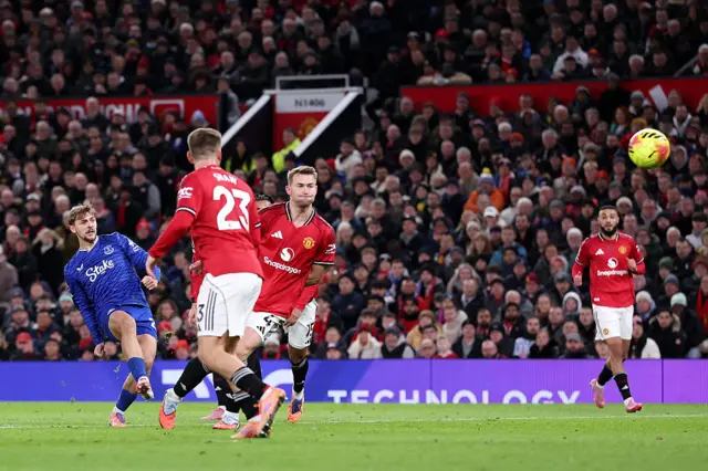 Kiernan Dewsbury-Hall of Everton scores his team's first goal