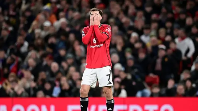 Mason Mount of Manchester United reacts