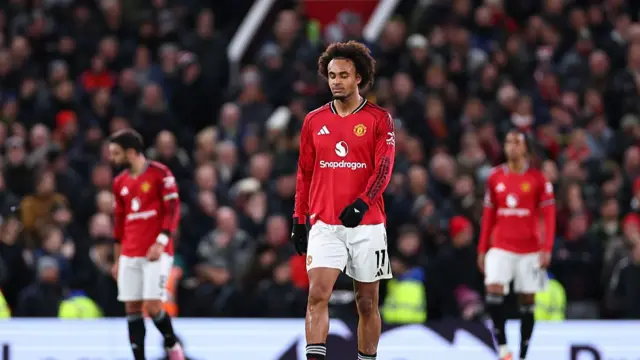 A dejected Joshua Zirkzee of Manchester United