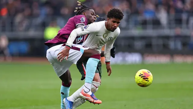 Loum Tchaouna of Burnley and Andrey Santos of Chelsea