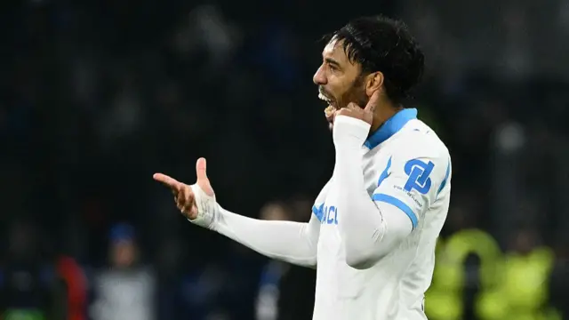 Pierre-Emerick Aubameyang celebrates