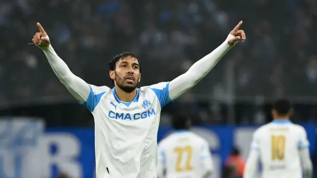 Pierre-Emerick Aubameyang celebrates