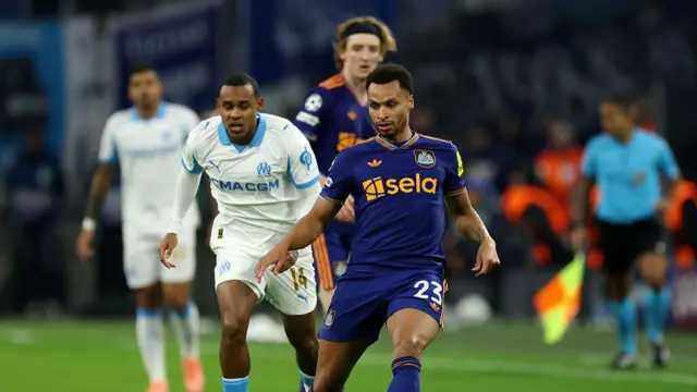 Jacob Murphy of Newcastle United passes the ball