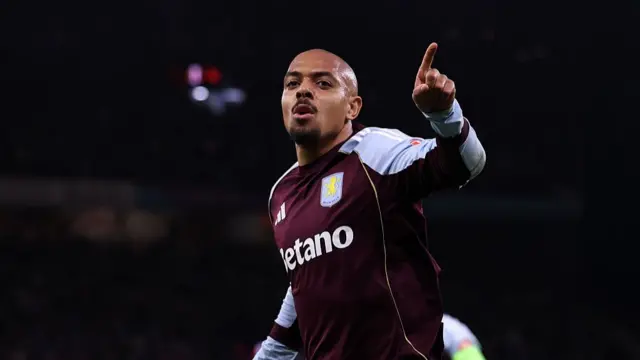 Donyell Malen of Aston Villa celebrates scoring