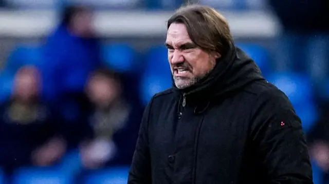 Daniel Farke looking angry on the touchline at Elland Road