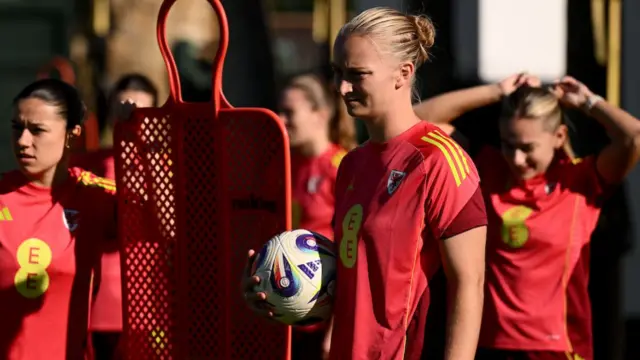Elise Hughes and Wales team-mates during training