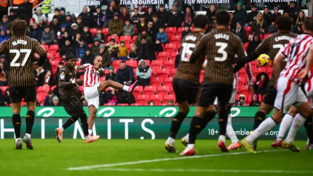 Sorba Thomas volleys Stoke into the lead