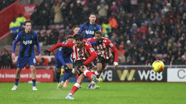 Enzo Le Fee of Sunderland scores his penalty