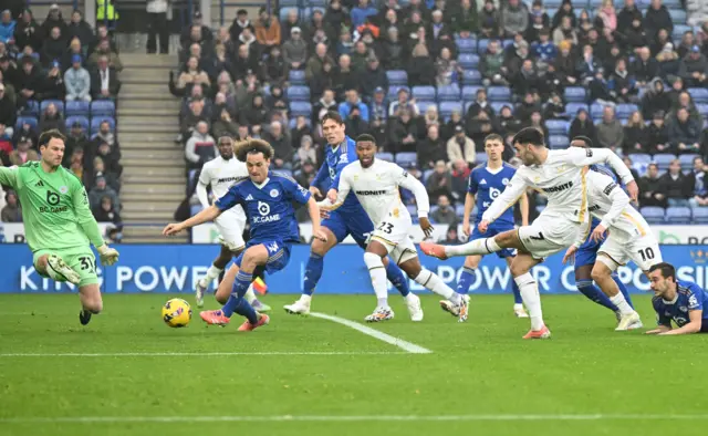 Tom Cannon opens the scoring for Sheffield United
