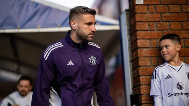 Luke Shaw of Manchester United arrives