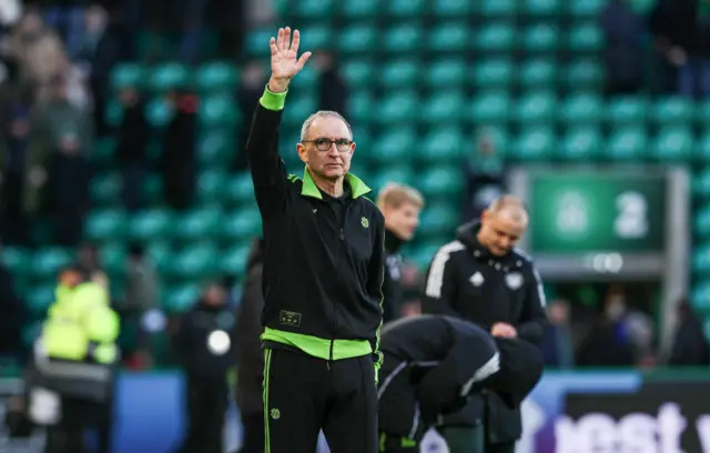Martin O'Neill salutes the visiting fans at Easter Road