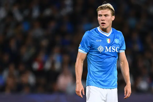 Rasmus Hojlund of Napoli looking on