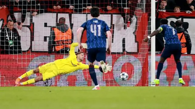 Bukayo Saka of Arsenal scores his team's first goal