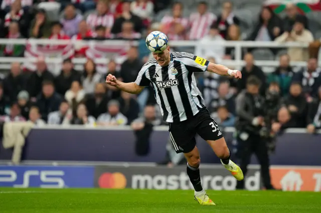 Dan Burn with header