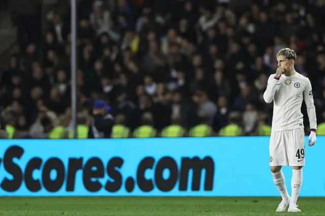 Alejandro Garnacho celebrates