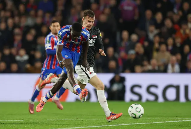 Ismaila Sarr of Crystal Palace scores his team's third goal