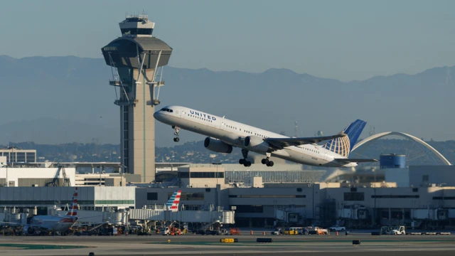 A United Airline flight taking off from Los Angeles International on Thursday