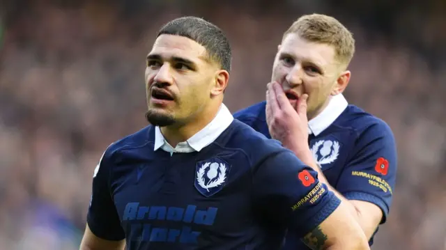 Sione Tuipulotu and Finn Russell