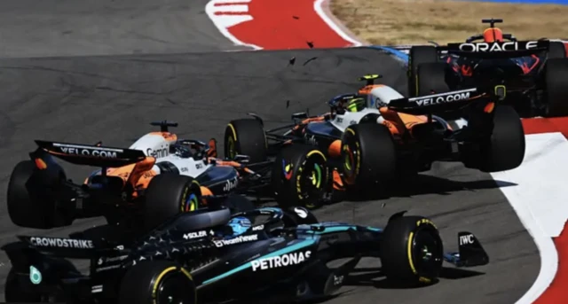 Cars collide during the United States Grand Prix sprint