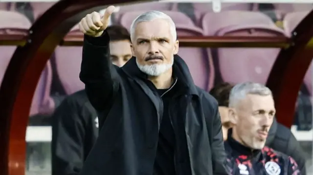 Dundee United Manager Jim Goodwin during a William Hill Premiership match between Heart of Midlothian and Dundee United at Tynecastle Park