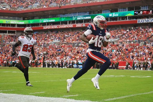 Kyle Williams scores for New England Patriots