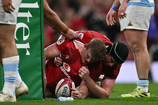 Jac Morgan scores for Wales