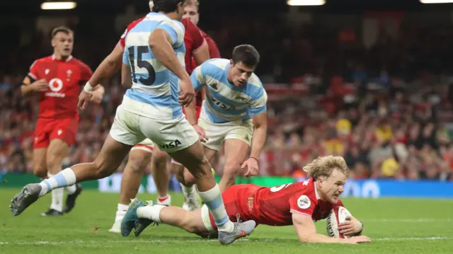 Blair Murray scores for Wales