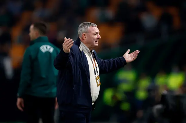 Coach Ron Jans of FC Utrecht gestures