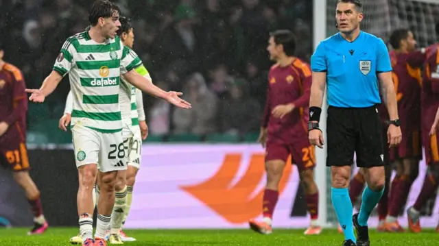 FT: Celtic 0-3 Roma