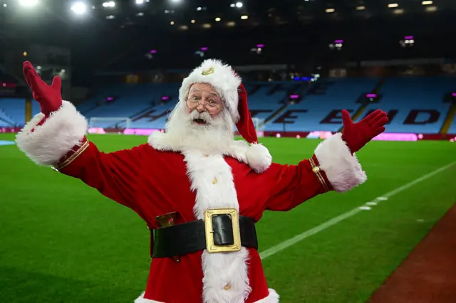 Santa at Villa Park