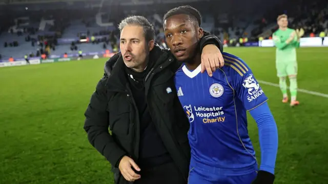 Leicester boss Marti Cifuentes alongside Abdul Fatawu