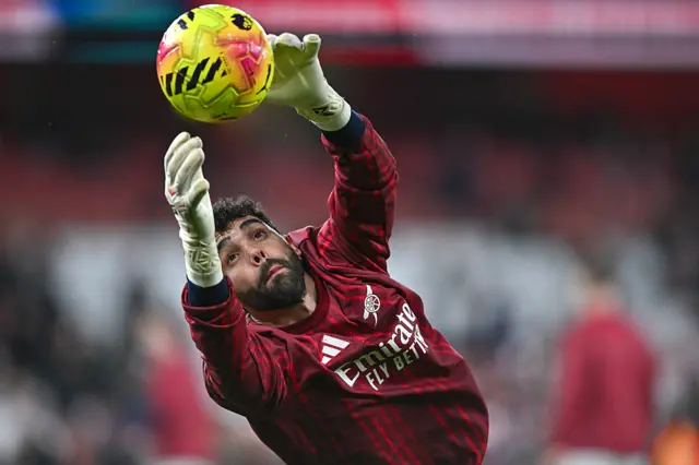 David Raya warming up for Arsenal
