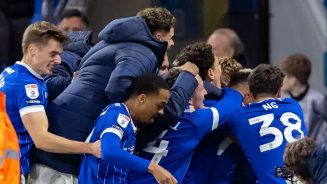 Cardiff celebrate late winner
