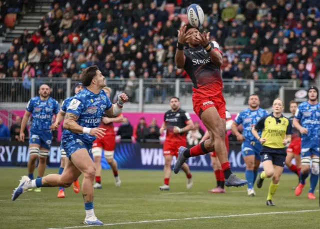 Noah Caluori catches the ball