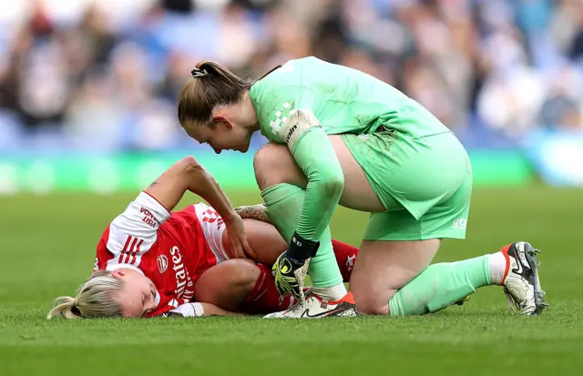 Courtney Brosnan of Everton looks on as Beth Mead of Arsenal goes down with an injury during the Barclays Women's Super League match between Everton and Arsenal at Goodison Park on December 13, 2025 in Liverpool, England.
