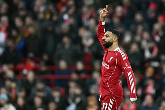 Mohamed Salah calls for the ball to be passed to him