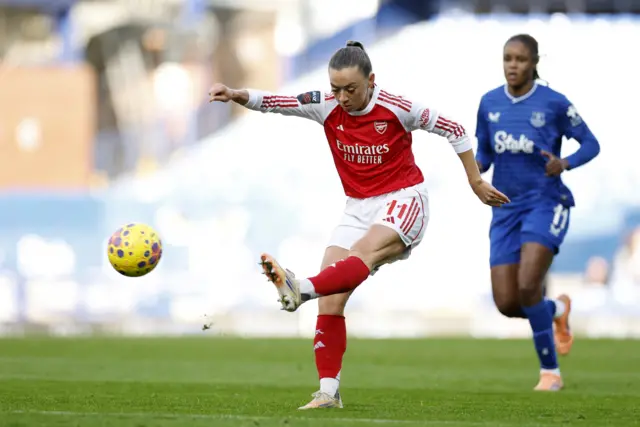 Katie McCabe shoots