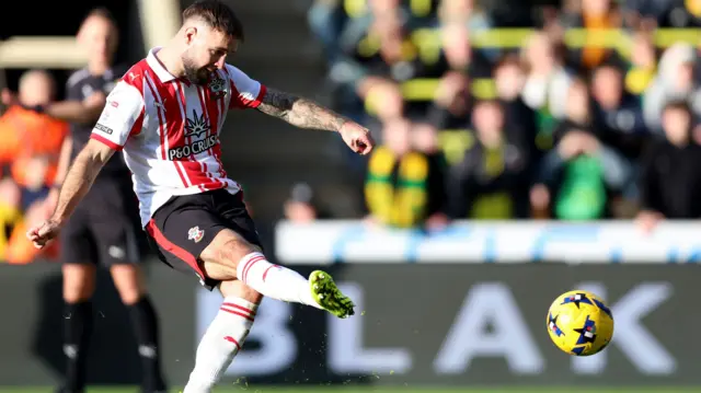 Adam Armstrong misses penalty