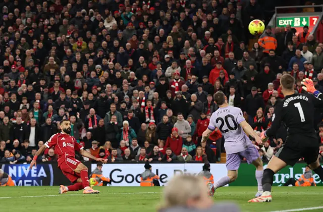 Mohamed Salah of Liverpool misses a chance
