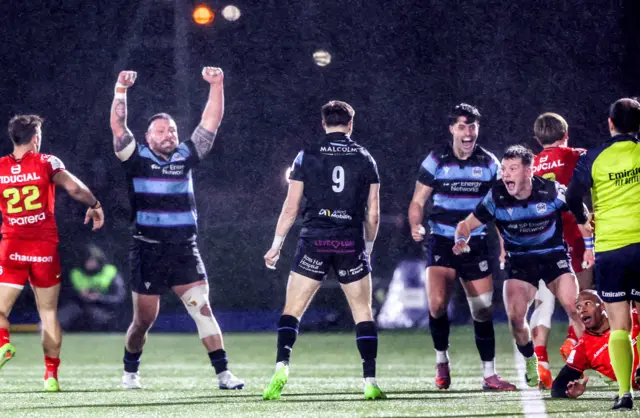 Glasgow players celebrate