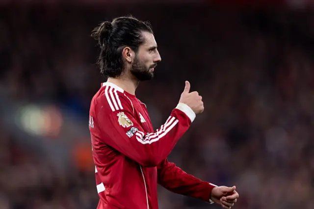 Dominik Szoboszlai of Liverpool thumbs up
