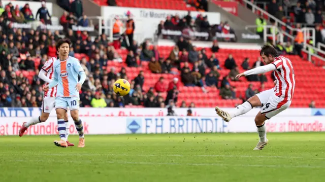 Ben Pearson scores