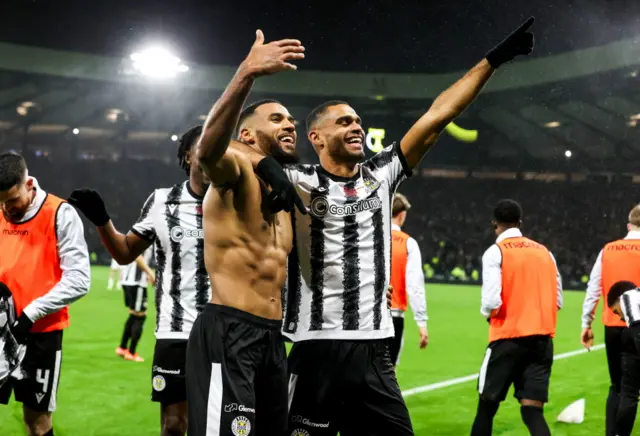 St Mirren players celebrate goal number three