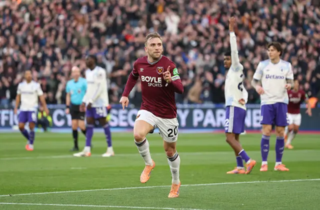 Jarrod Bowen of West Ham United celebrates